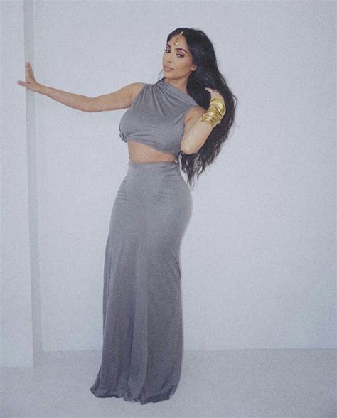 kim kardashian maillot de bain gucci